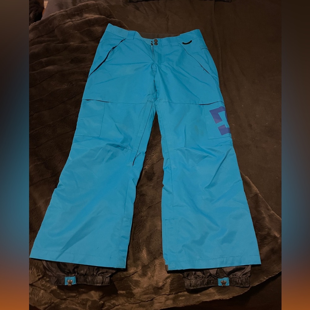 Women’s Blue DC 5000mm Waterproof Snowboard/ Ski/ Snow Pants Size: Medium